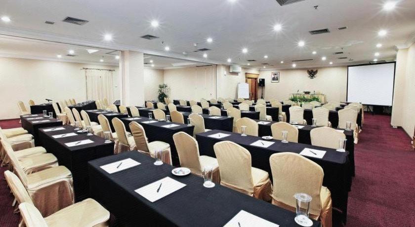 Hotel Bintang Wisata Mandiri Jakarta Exterior photo